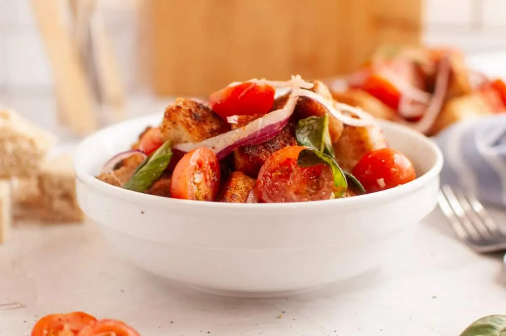 Old-Fashioned Panzanella Salad