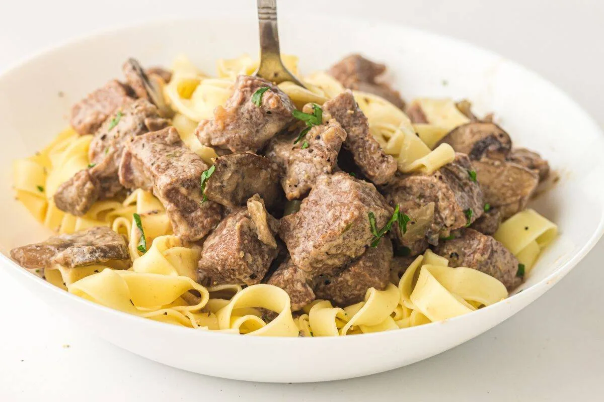 Slow Cooker Beef Stroganoff