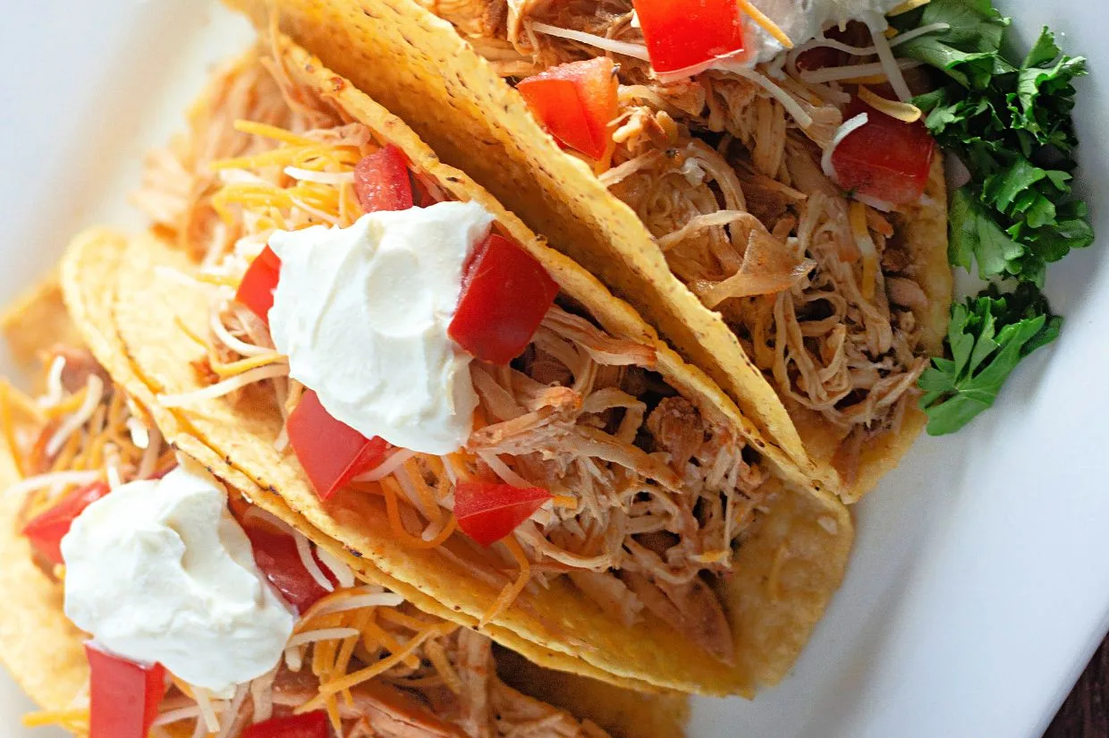 Slow Cooker Chicken Tacos