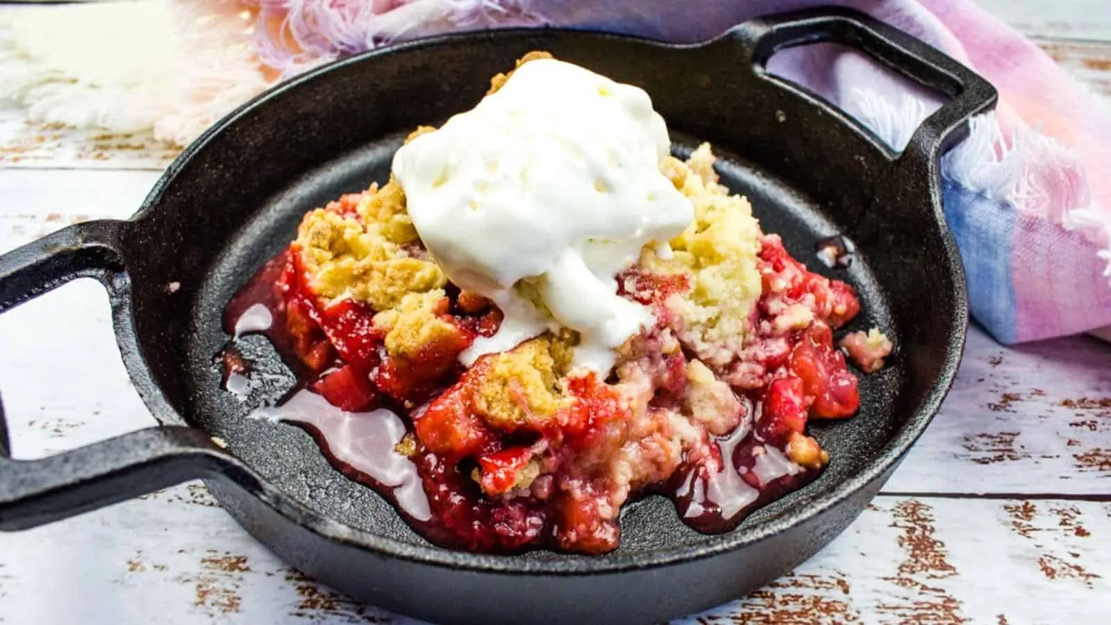 Rhubarb & Strawberry Crumble